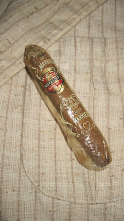 Another size 40 belt back suit, with accompanying cigar from that era?  Gross...LOL
