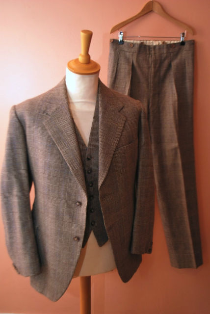 1936 three-piece suit, size 38, bidding at $168.01