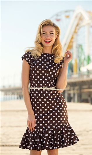 I am usually not a fan of ruffles on the bottom, but the placement of this ruffle has the potential to create a really flattering silhouette