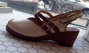 Twin strap slingback, available in sizes 6, 8, and 10 (sizes 7 and 9 already sold!) - links at left