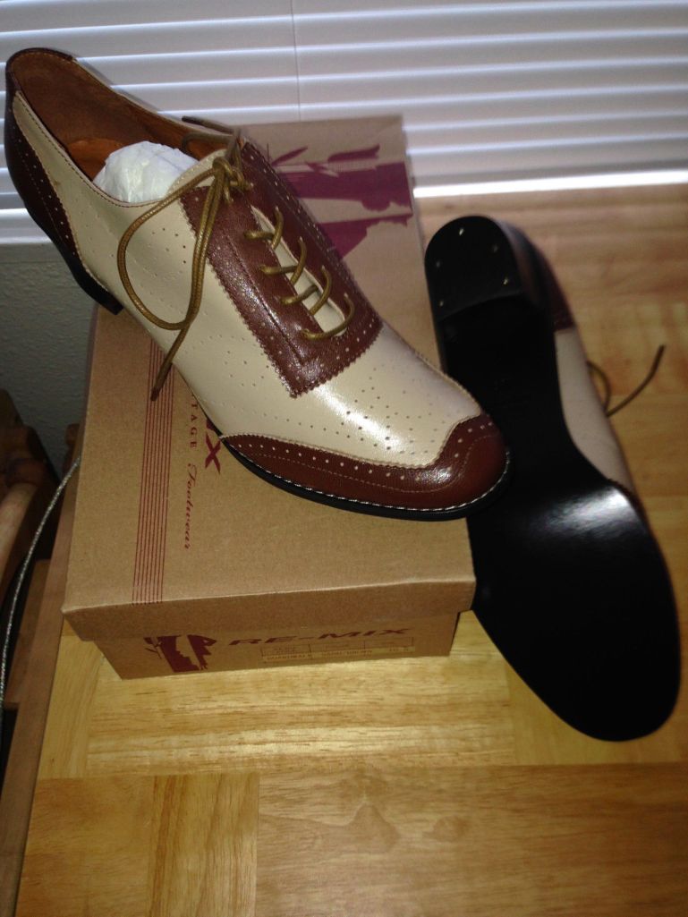 Boardwalk in brown and sand, size 10.5