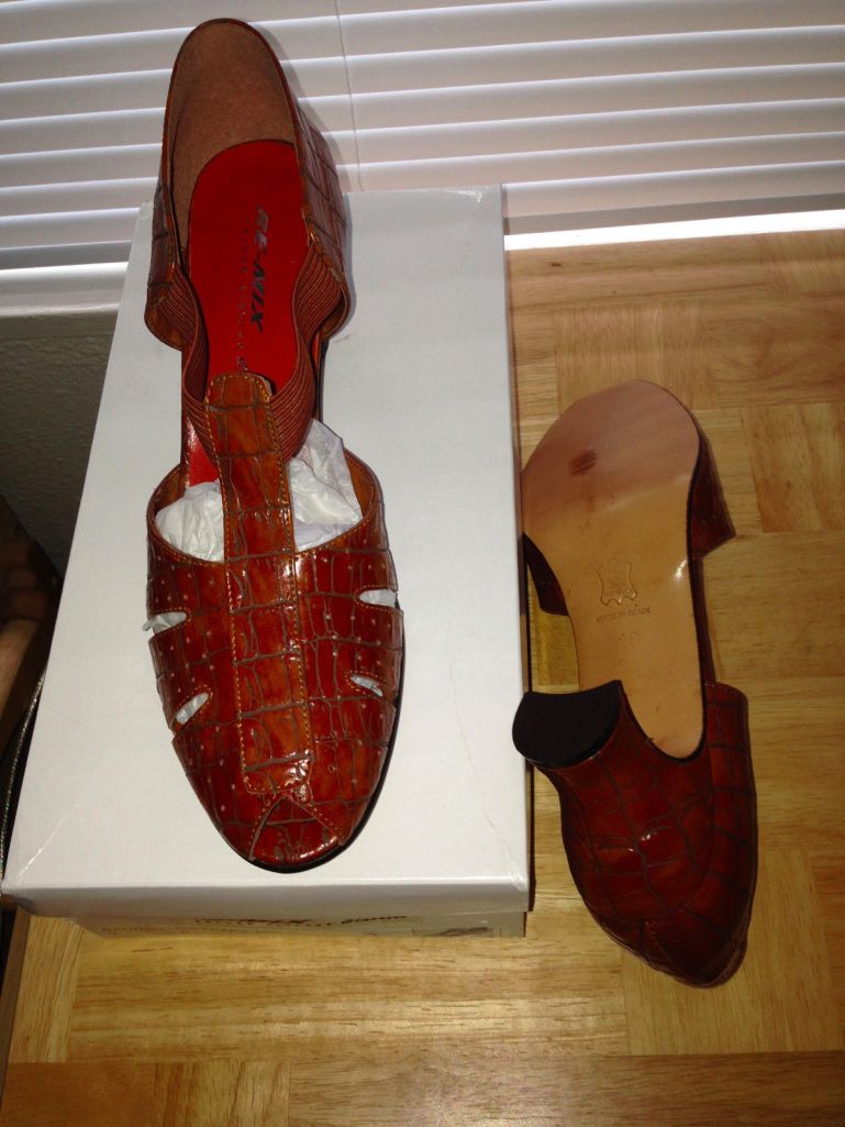 Bauhaus in cognac, size 10...